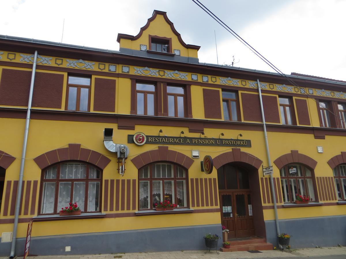 Hotel U Pastorku à Racice  Extérieur photo